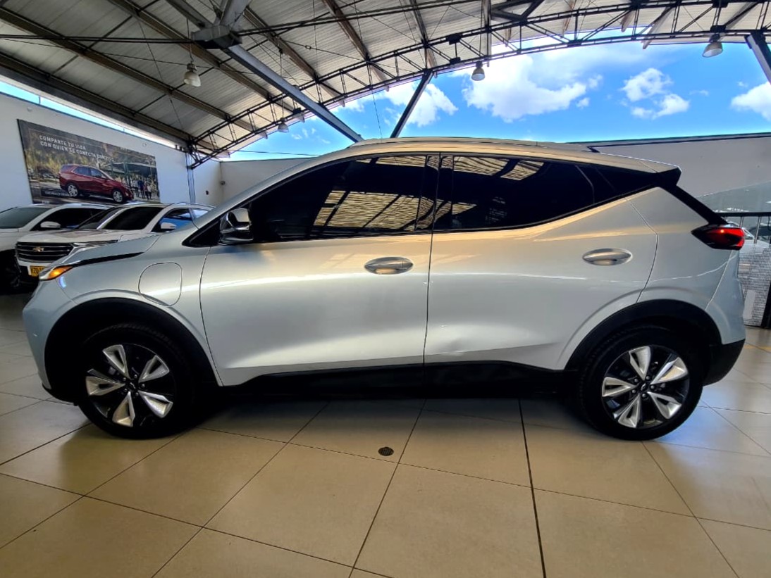 
								BOLT EUV ELECTRICO full									