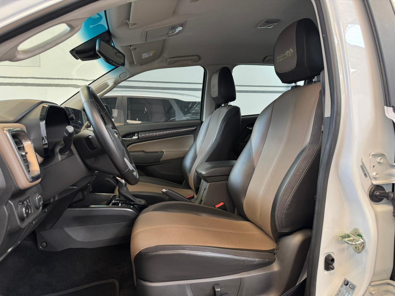 
								COLORADO HC CC 4X4 full									