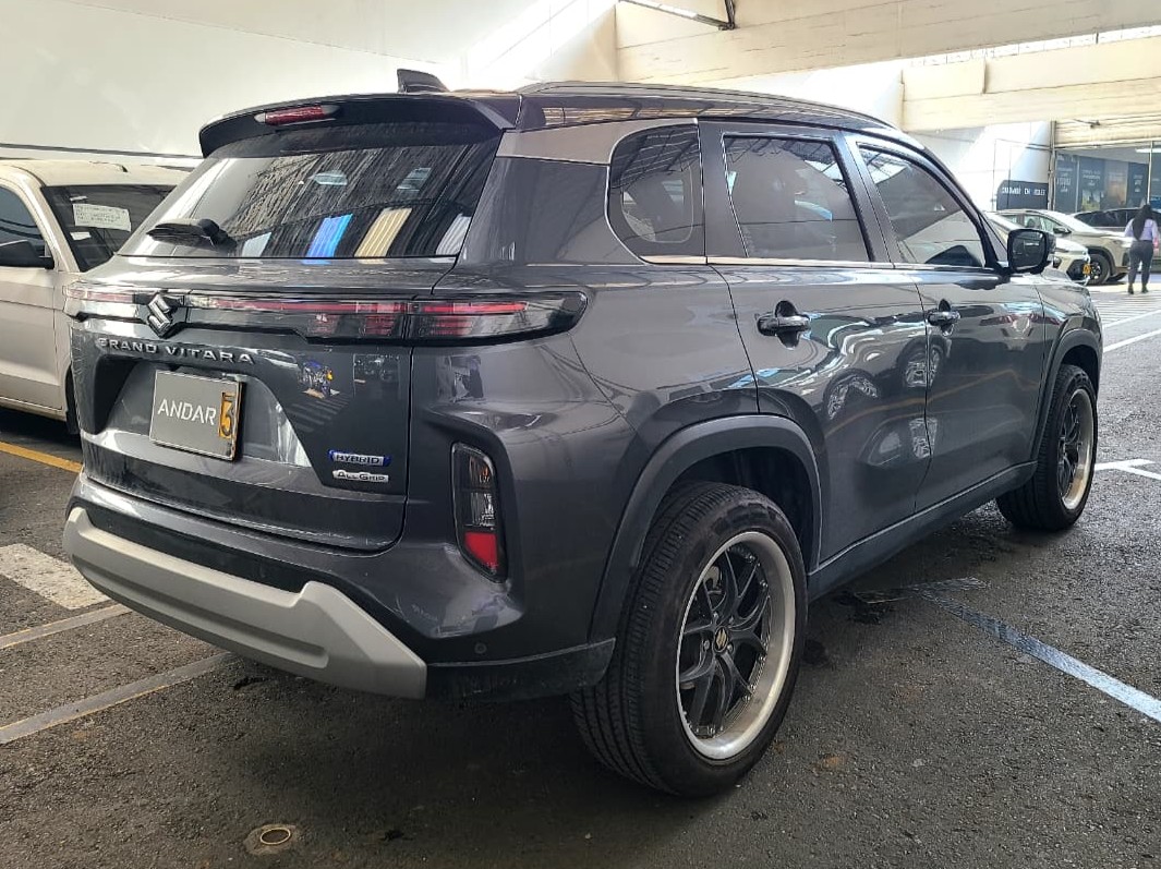
								SUZUKI GRAND VITARA GLX HYBRID AT 1500CC 6AB 4X4 full									
