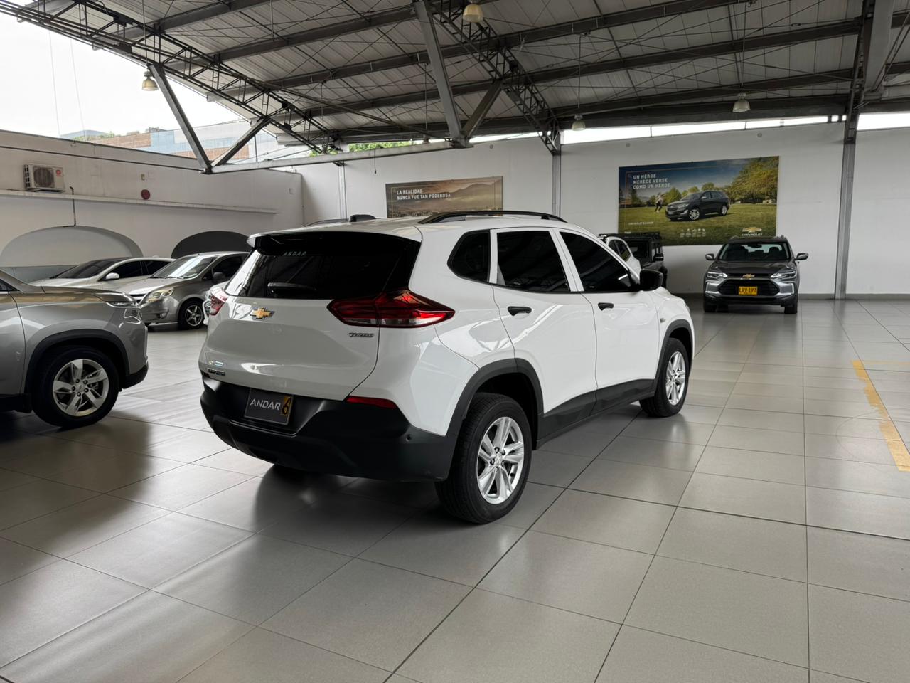 
								TRACKER LS TURBO AC 1.2 5P 4X2 TM full									