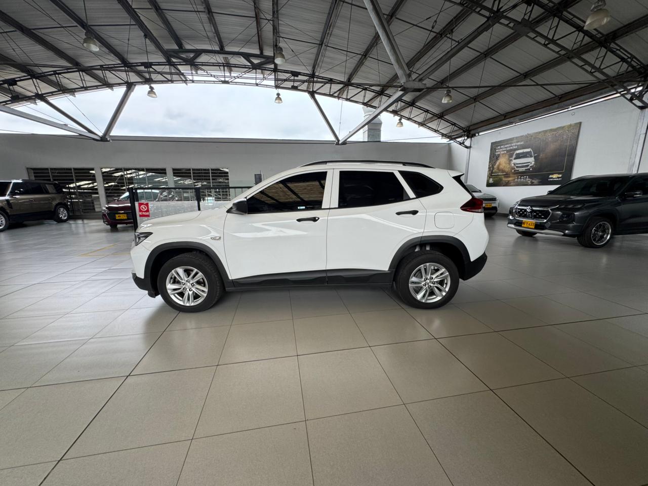 
								TRACKER LS TURBO AC 1.2 5P 4X2 TM full									