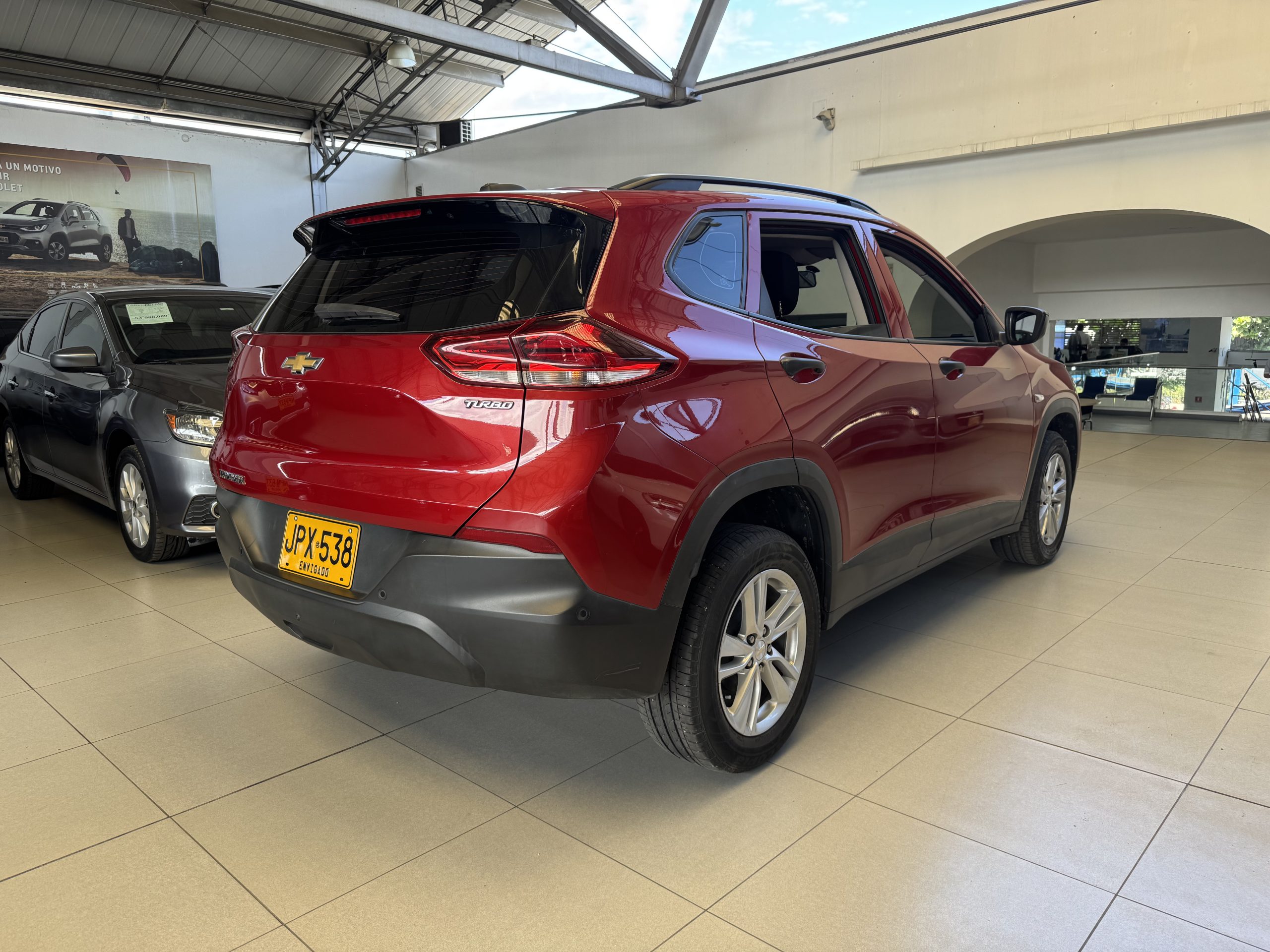 
								TRACKER LS TURBO AC 1.2 5P 4X2 TM full									