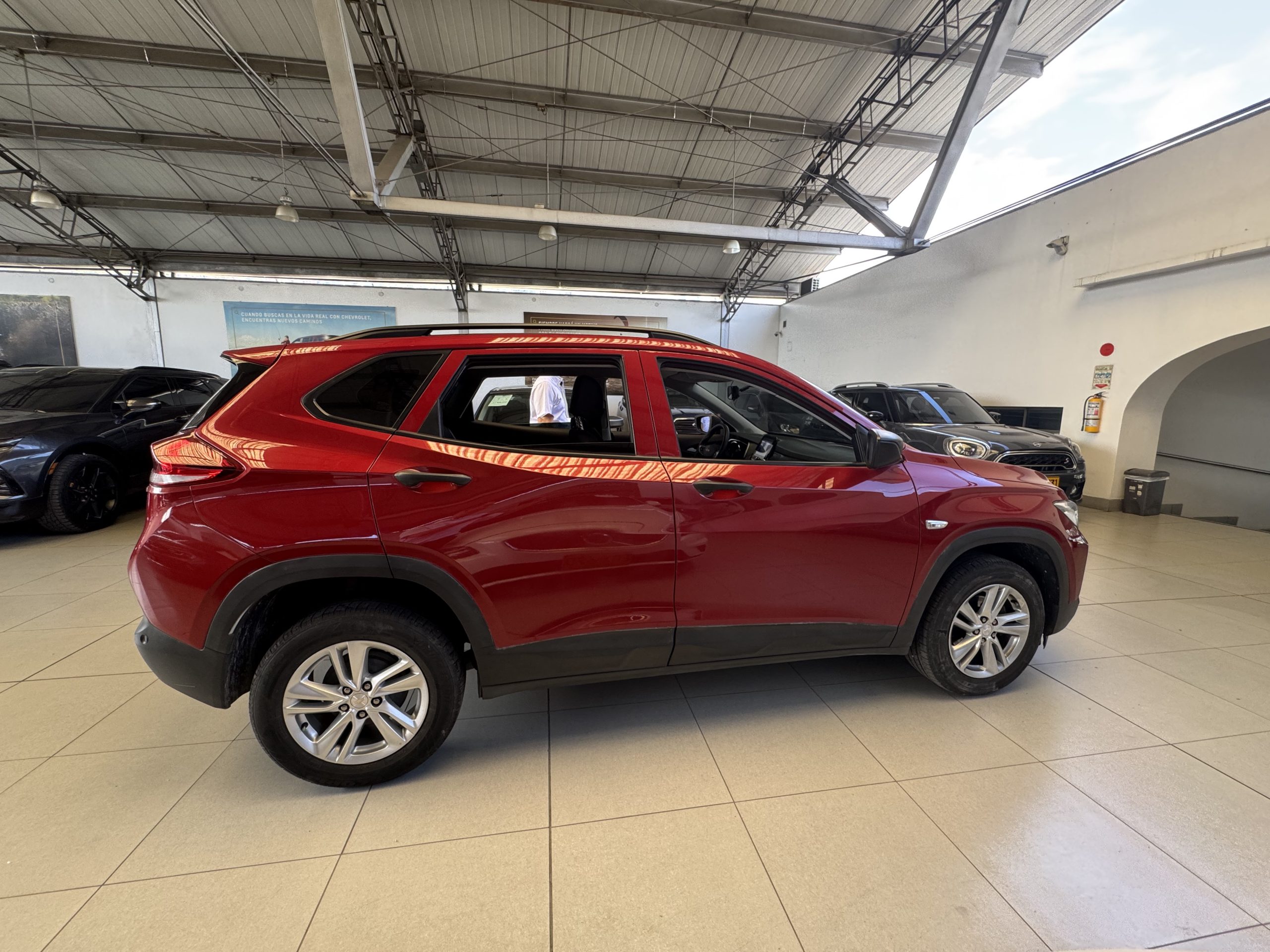 
								TRACKER LS TURBO AC 1.2 5P 4X2 TM full									