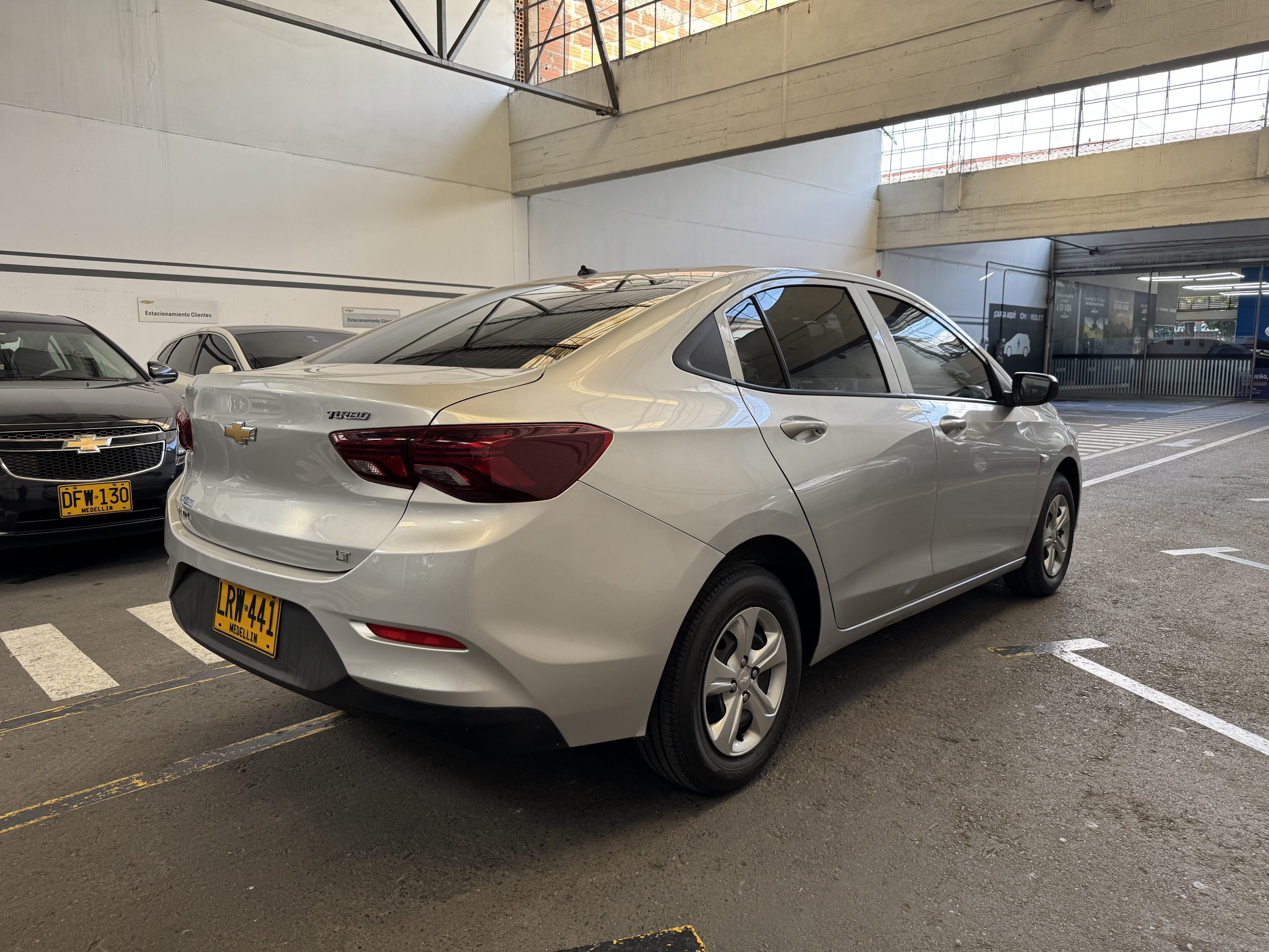 
								ONIX LT TURBO AC 1.0 4P 4X2 TM (D) full									
