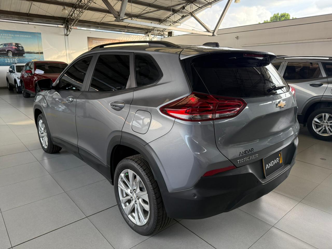 
								TRACKER LTZ TURBO AC 1.2 5P 4X2 TA full									