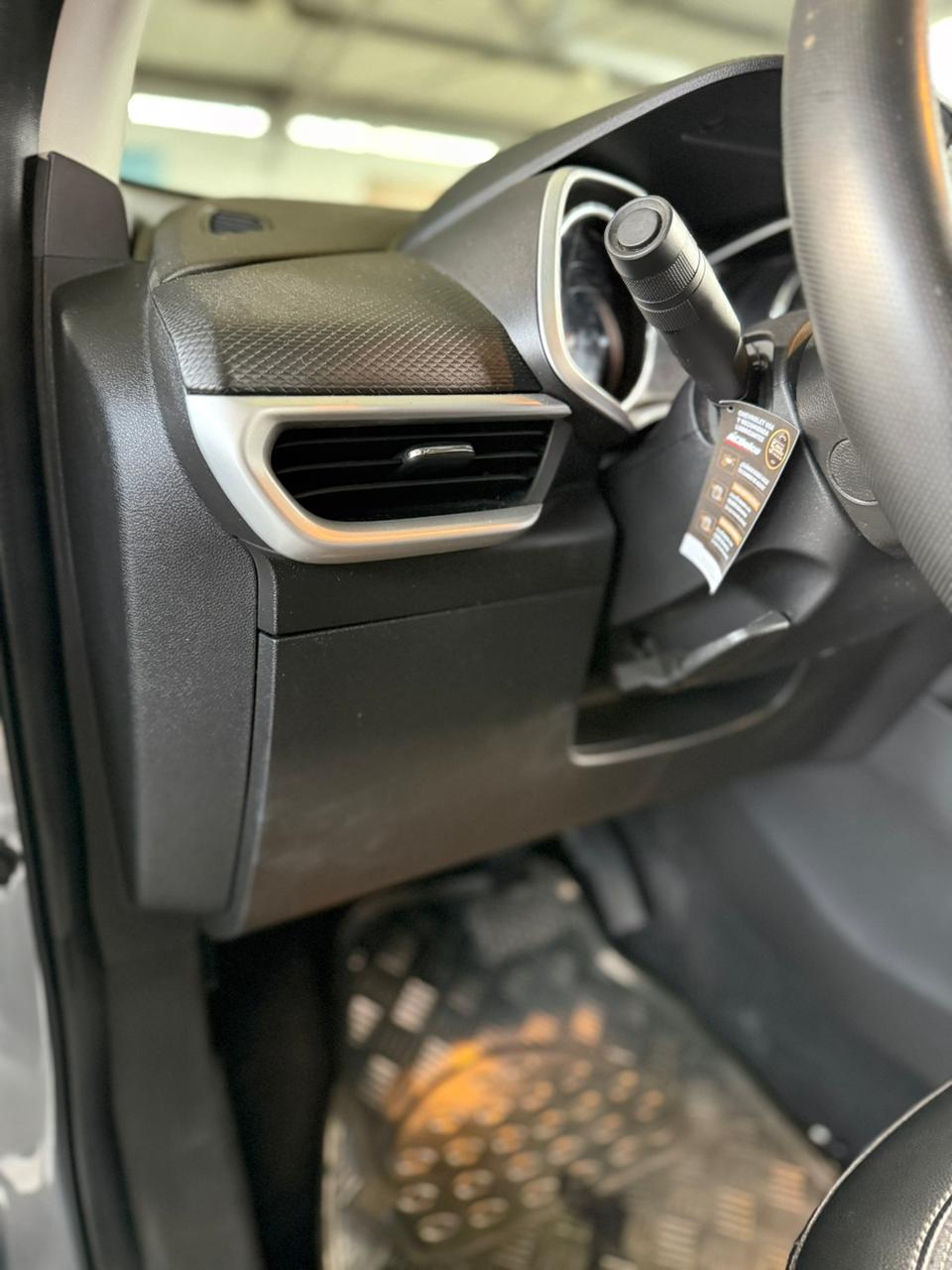 
								TRACKER LTZ TURBO AC 1.2 5P 4X2 TA full									