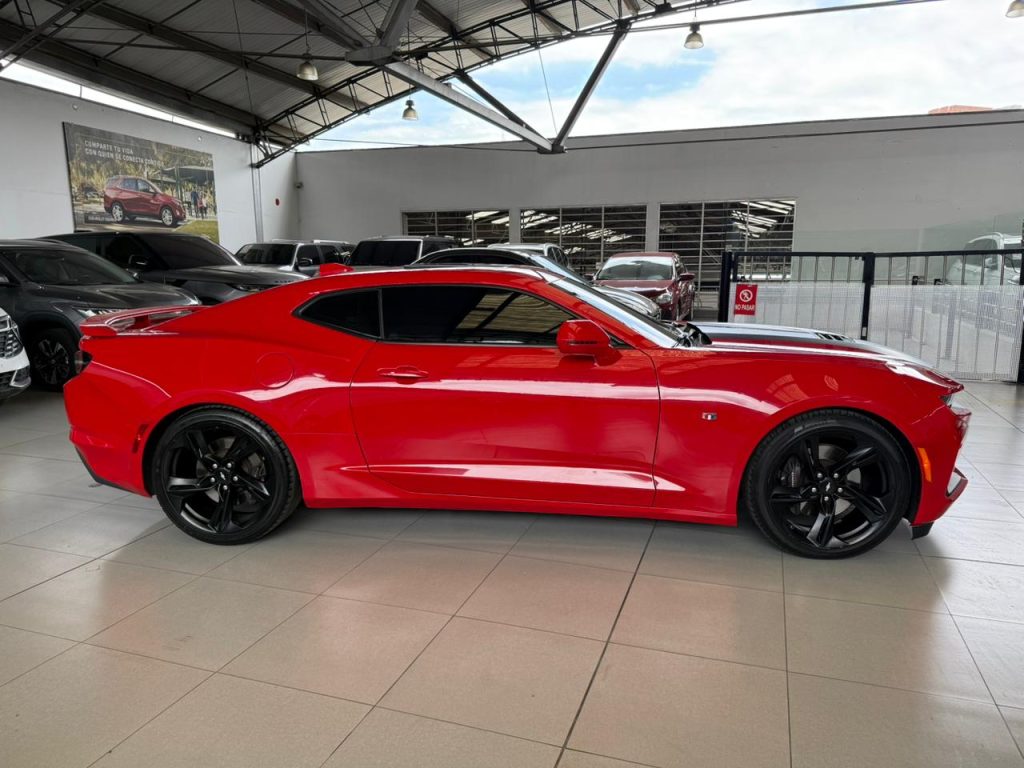CAMARO SS 6.2L V8 AT COUPE
