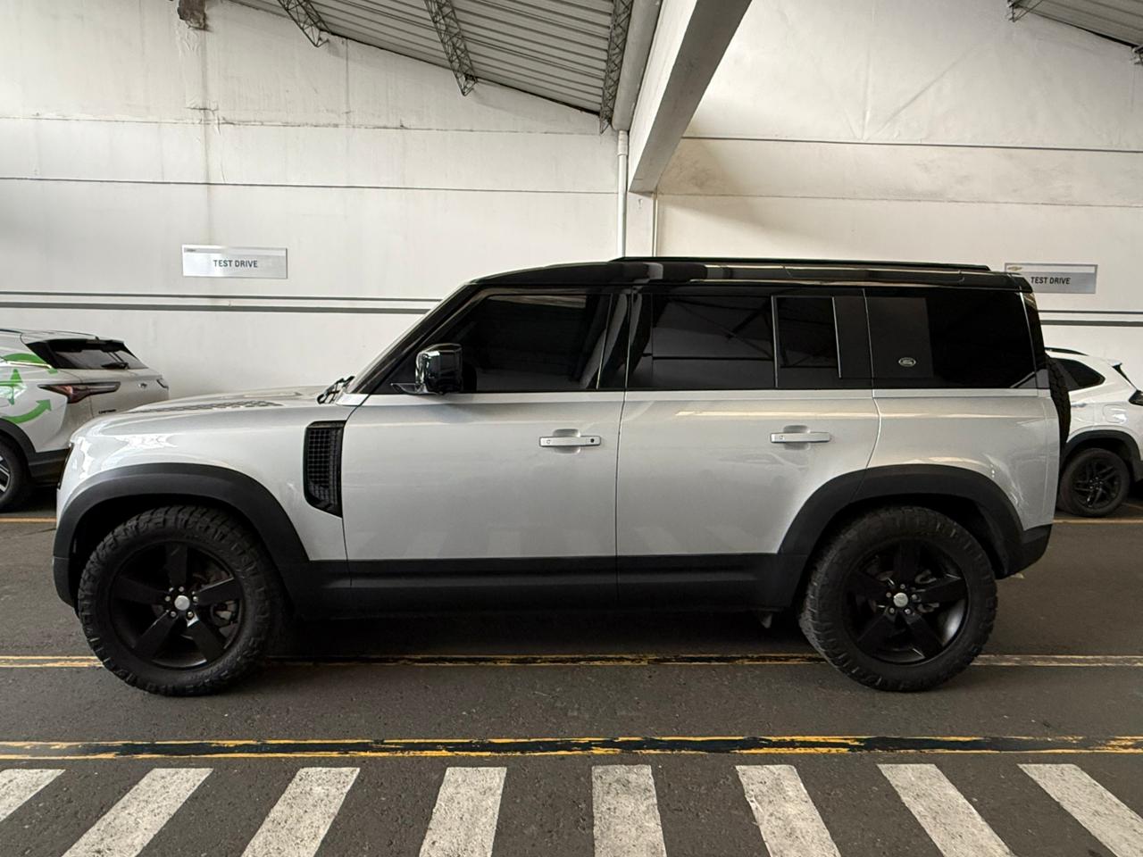 
								LAND ROVER full									