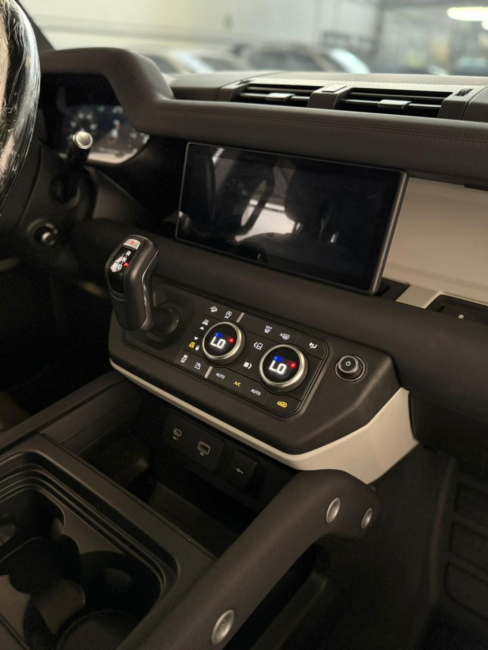 
								LAND ROVER full									