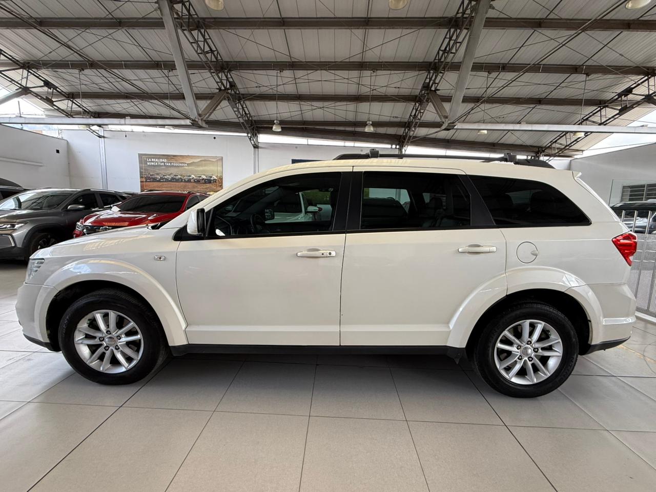 
								DODGE JOURNEY SXT [FL] TP 3600CC V6 7PSJ 4X2 full									