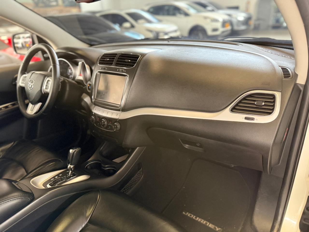 
								DODGE JOURNEY SXT [FL] TP 3600CC V6 7PSJ 4X2 full									