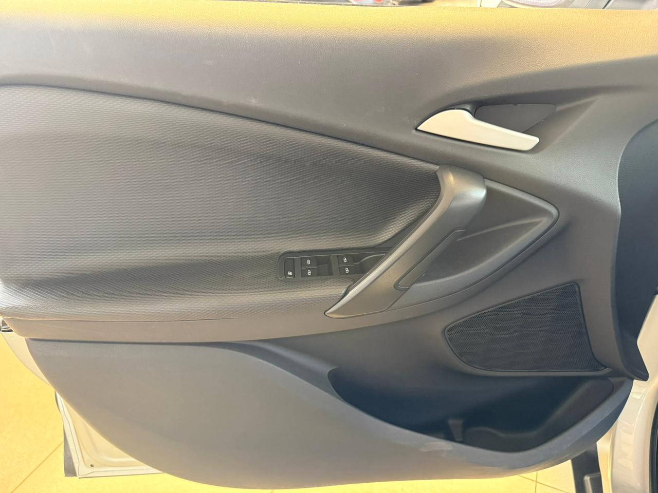 
								TRACKER TURBO 1.2 LS MT full									