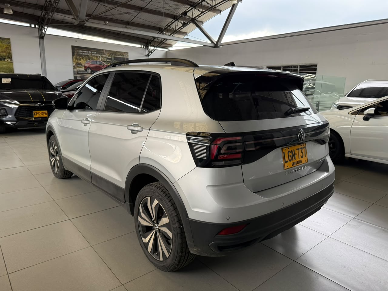 
								VOLKSWAGEN T-CROSS TRENDLINE TP 1000CC T 6AB ABS CT R17 full									