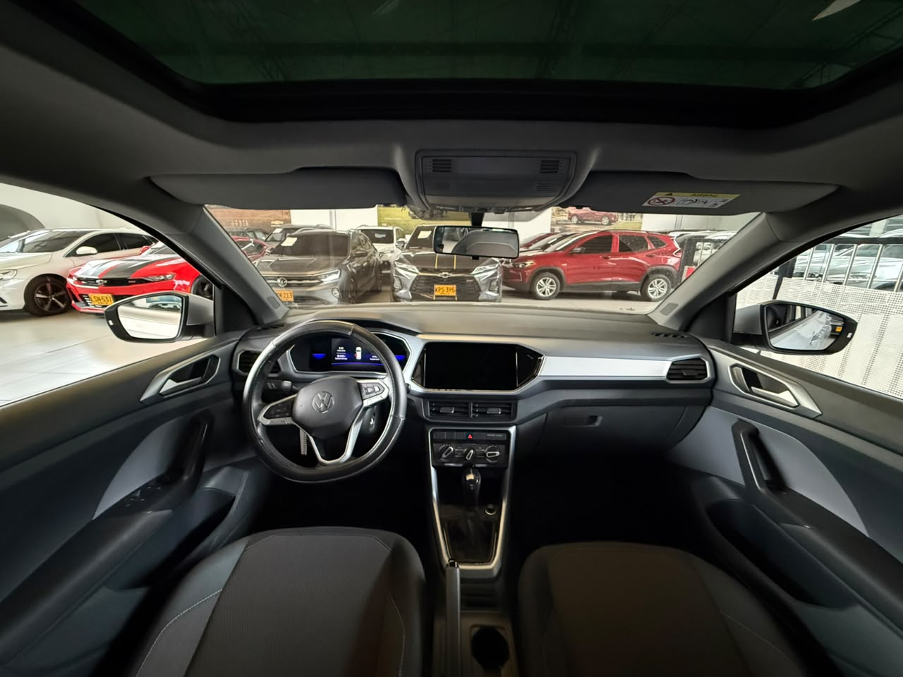 
								VOLKSWAGEN T-CROSS TRENDLINE TP 1000CC T 6AB ABS CT R17 full									