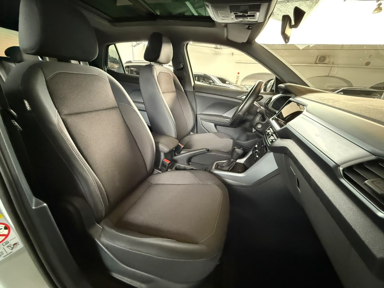 
								VOLKSWAGEN T-CROSS TRENDLINE TP 1000CC T 6AB ABS CT R17 full									