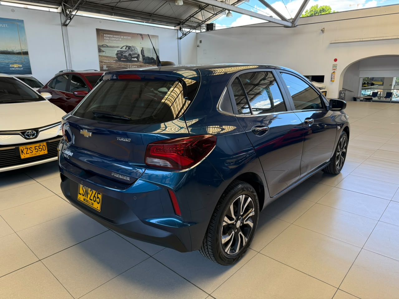 
								ONIX PR TURBO AC 1.0 5P 4X2 TA (D) full									