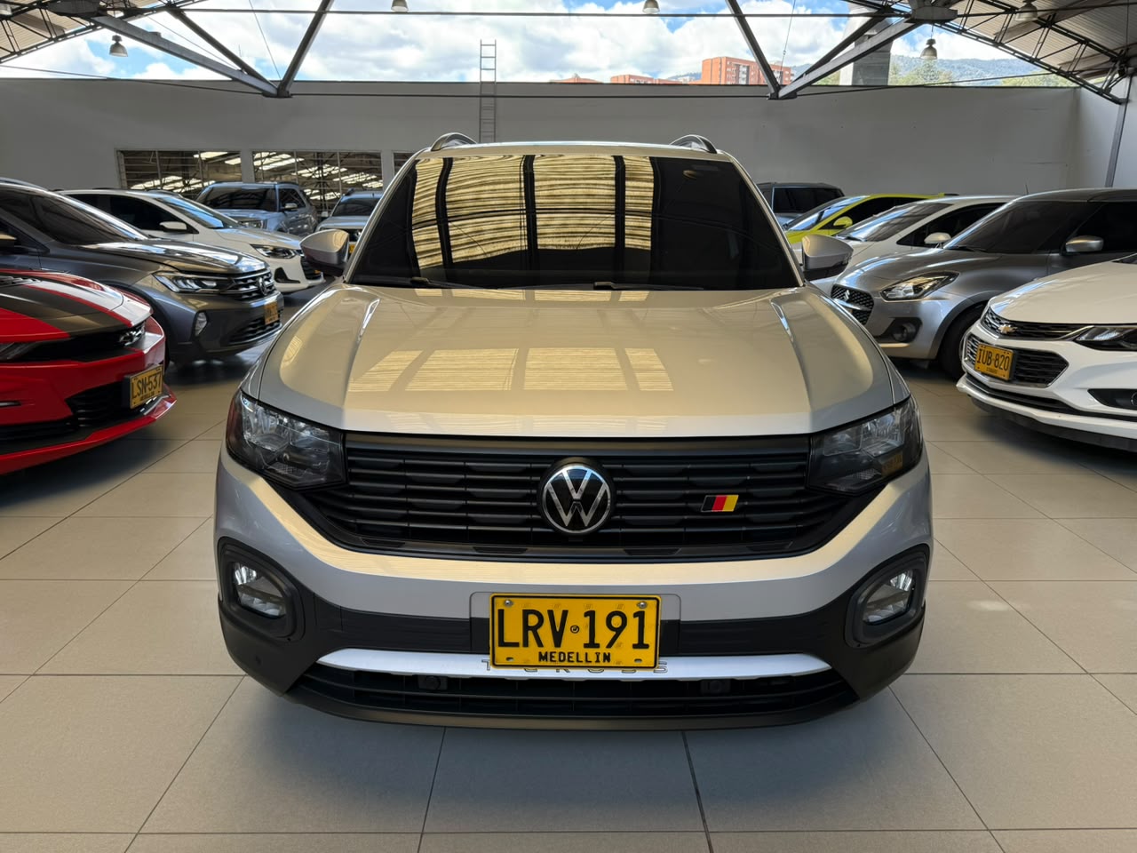 
								VOLKSWAGEN T-CROSS TRENDLINE TP 1000CC T 6AB ABS CT R17 full									