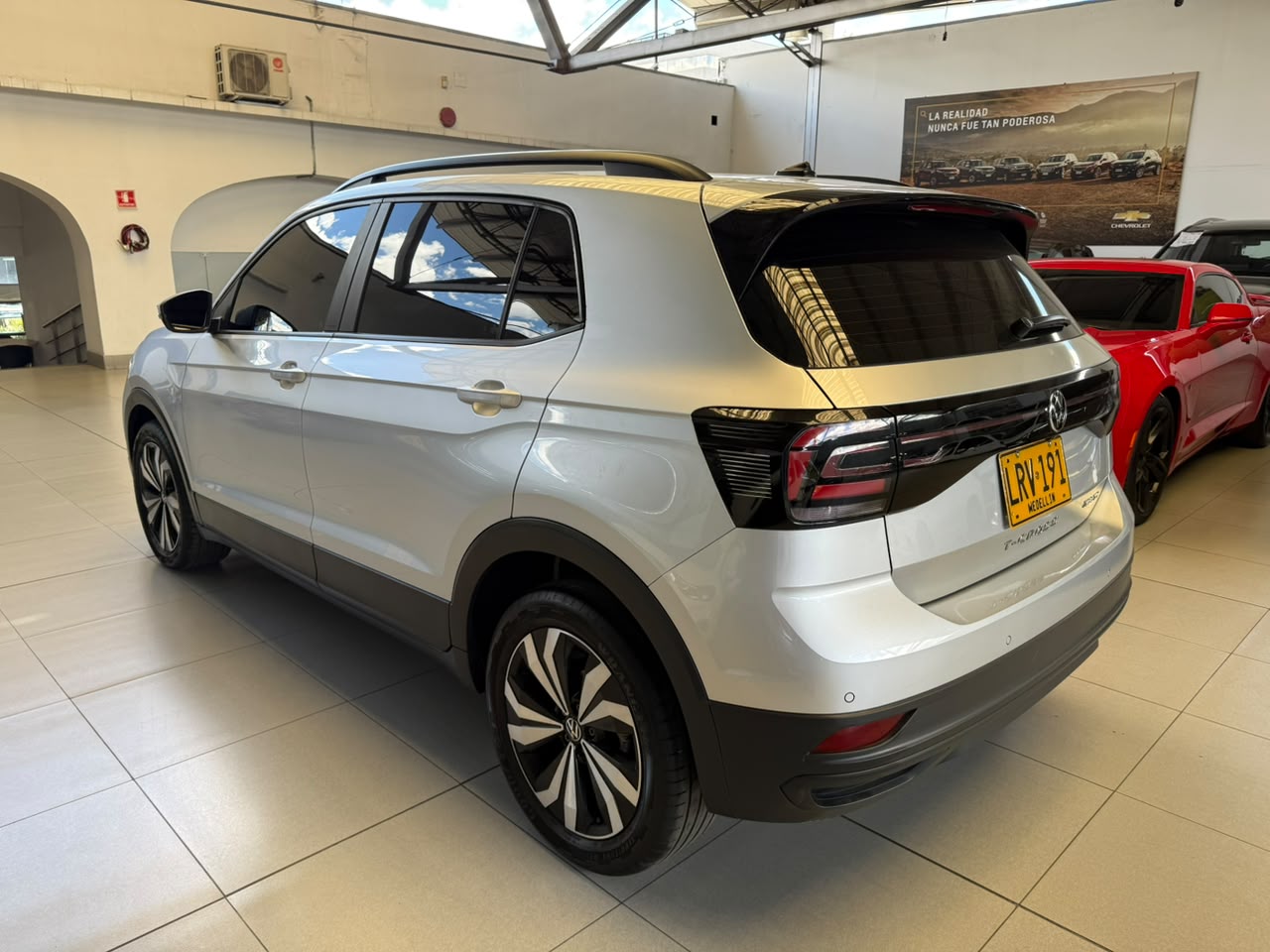 
								VOLKSWAGEN T-CROSS TRENDLINE TP 1000CC T 6AB ABS CT R17 full									