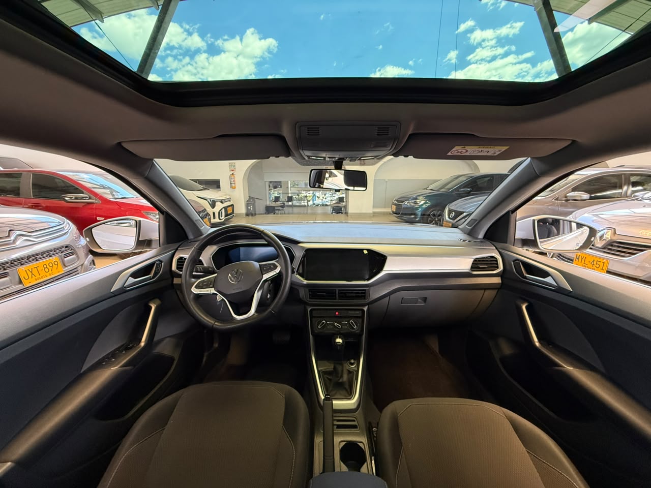 
								VOLKSWAGEN T-CROSS TRENDLINE TP 1000CC T 6AB ABS CT R17 full									