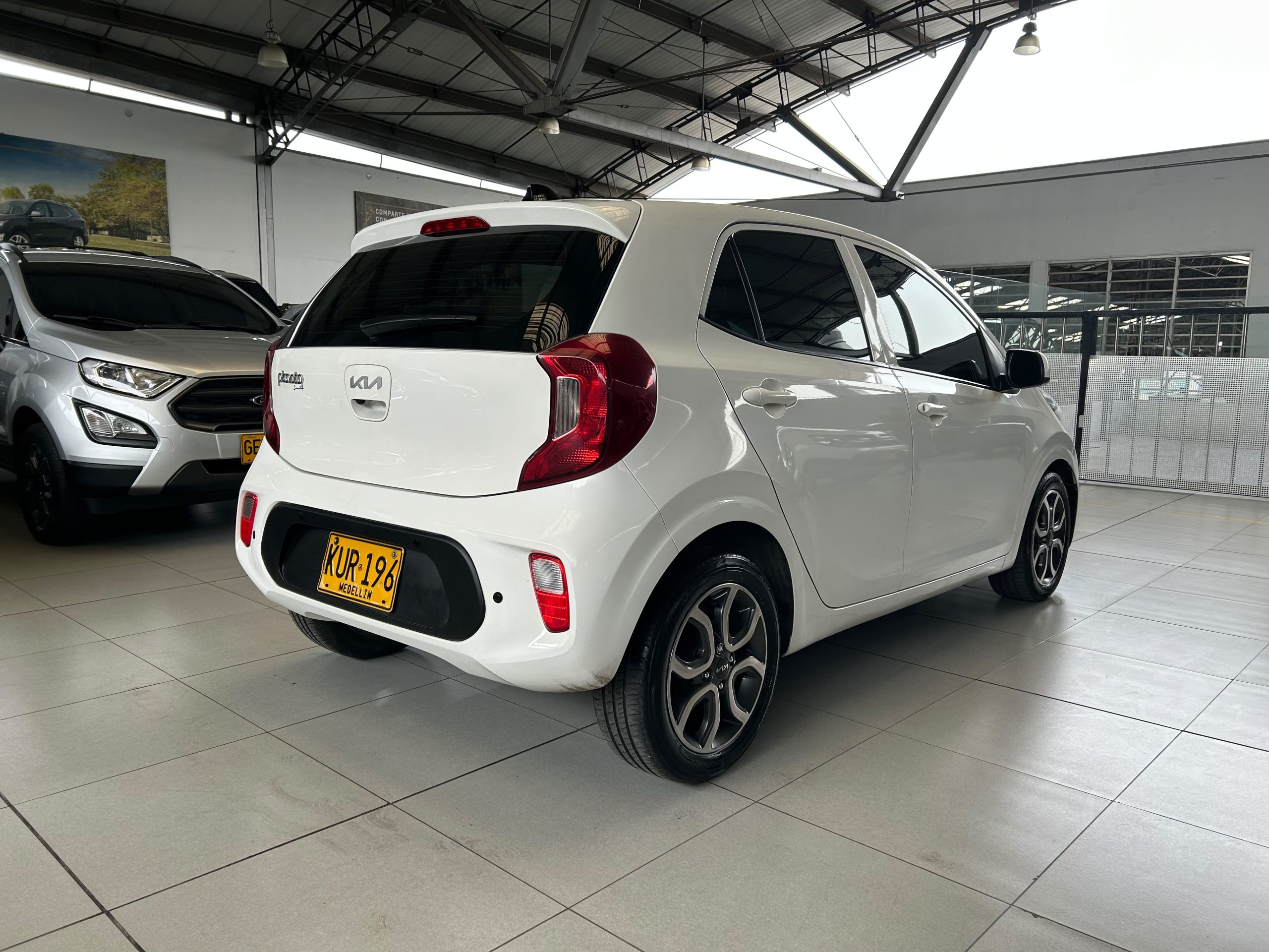 
								KIA PICANTO ZENITH AT full									