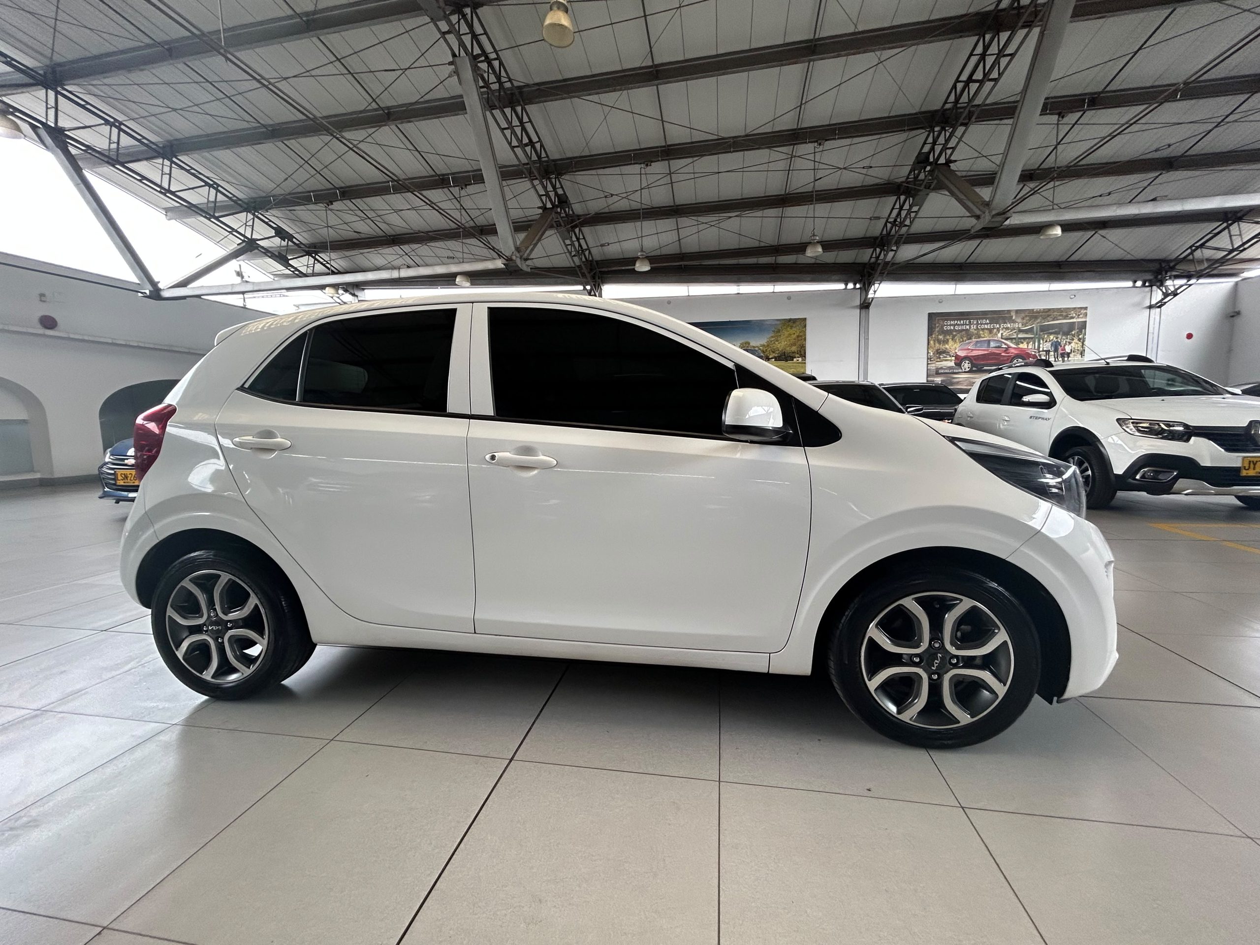 
								KIA PICANTO ZENITH AT full									