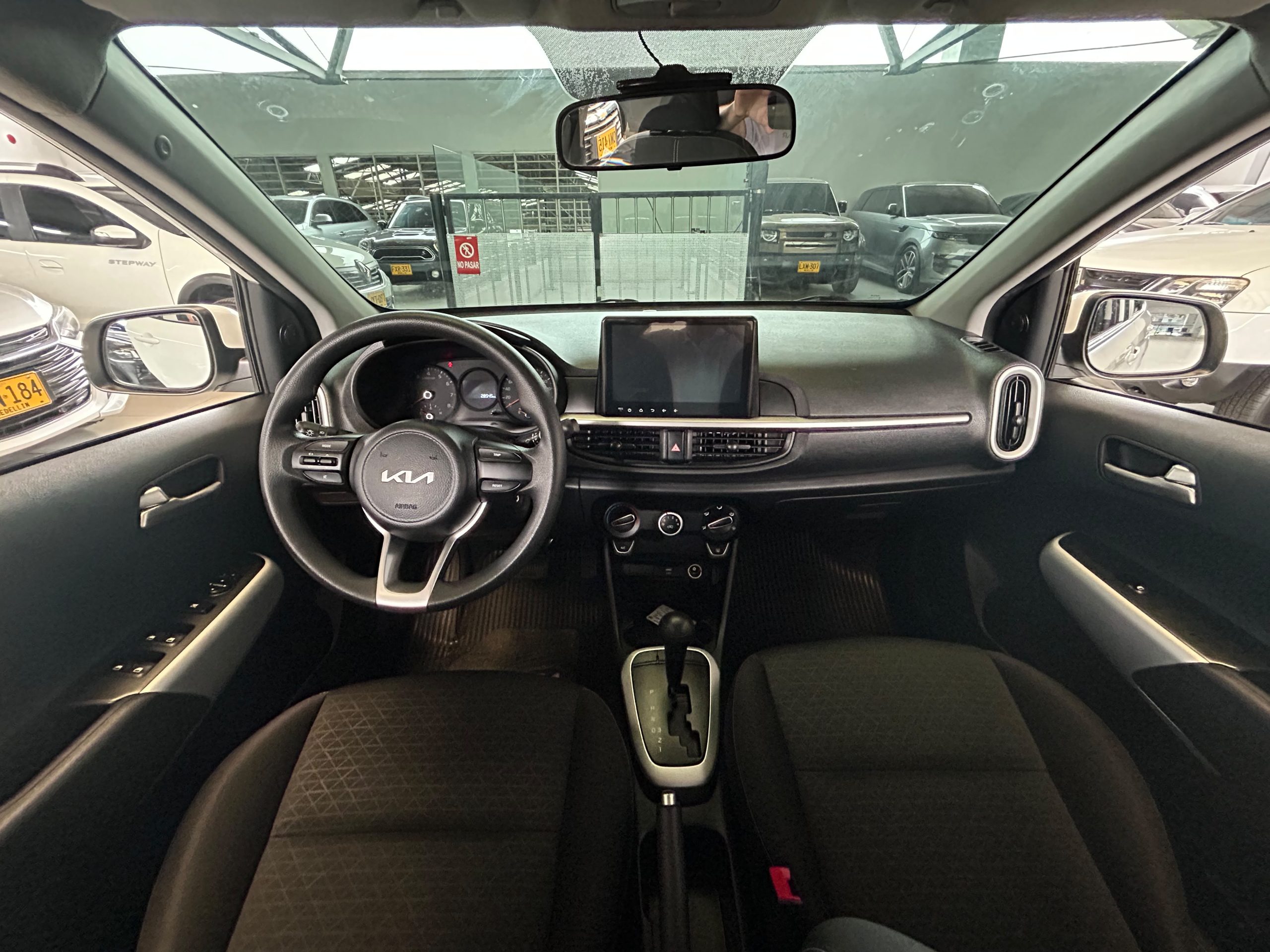 
								KIA PICANTO ZENITH AT full									