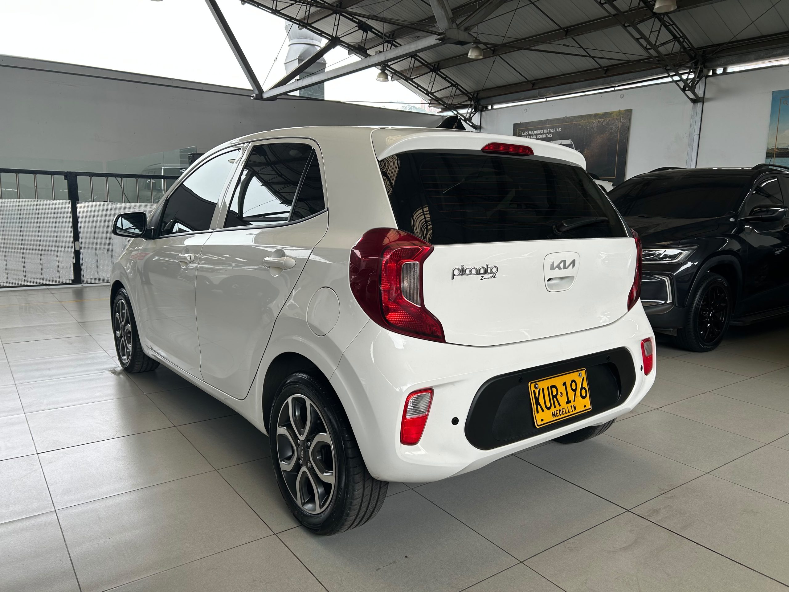 
								KIA PICANTO ZENITH AT full									